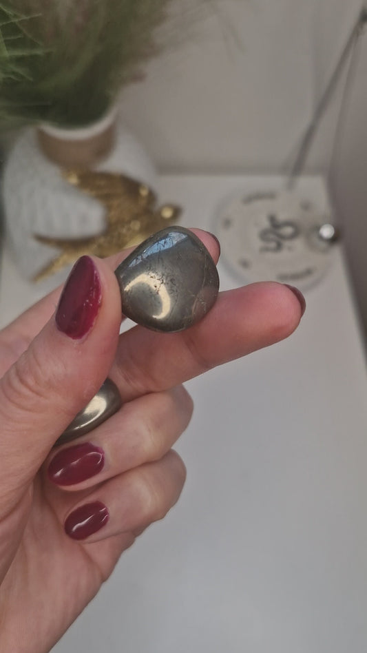 Pyritt stein – Overflod, styrke og beskyttelse